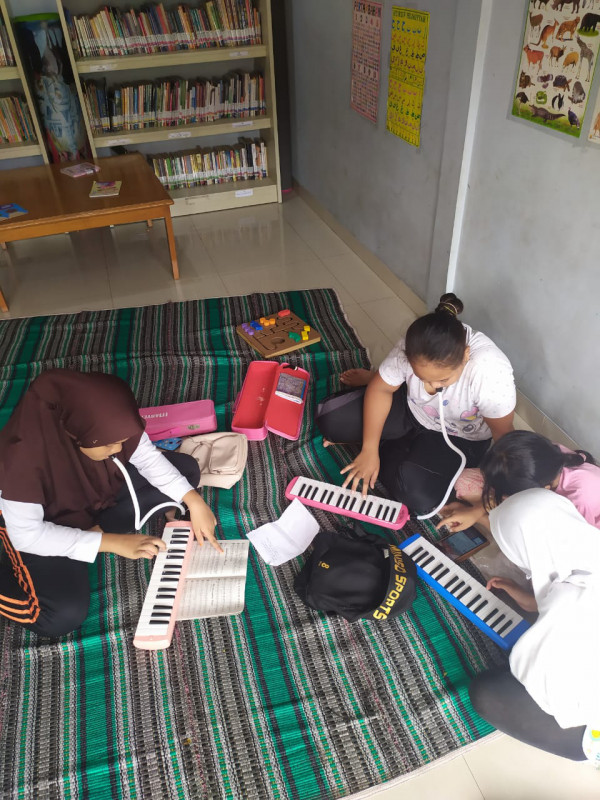 latihan pianika SD Negeri 01