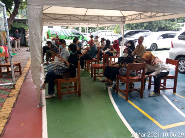 Pemberian vaksin untuk lansia wilayah Kelurahan CPT