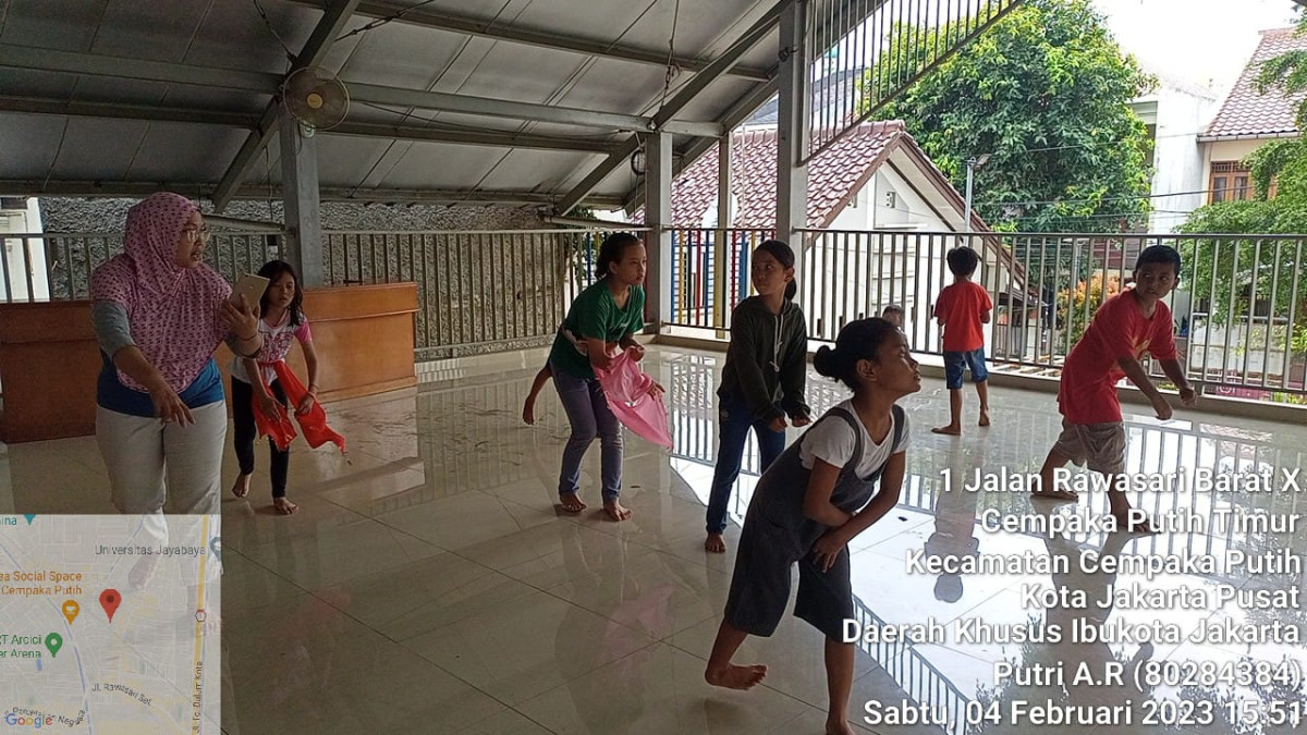 Kegiatan latihan menari  Siswi SDN 03 CPT