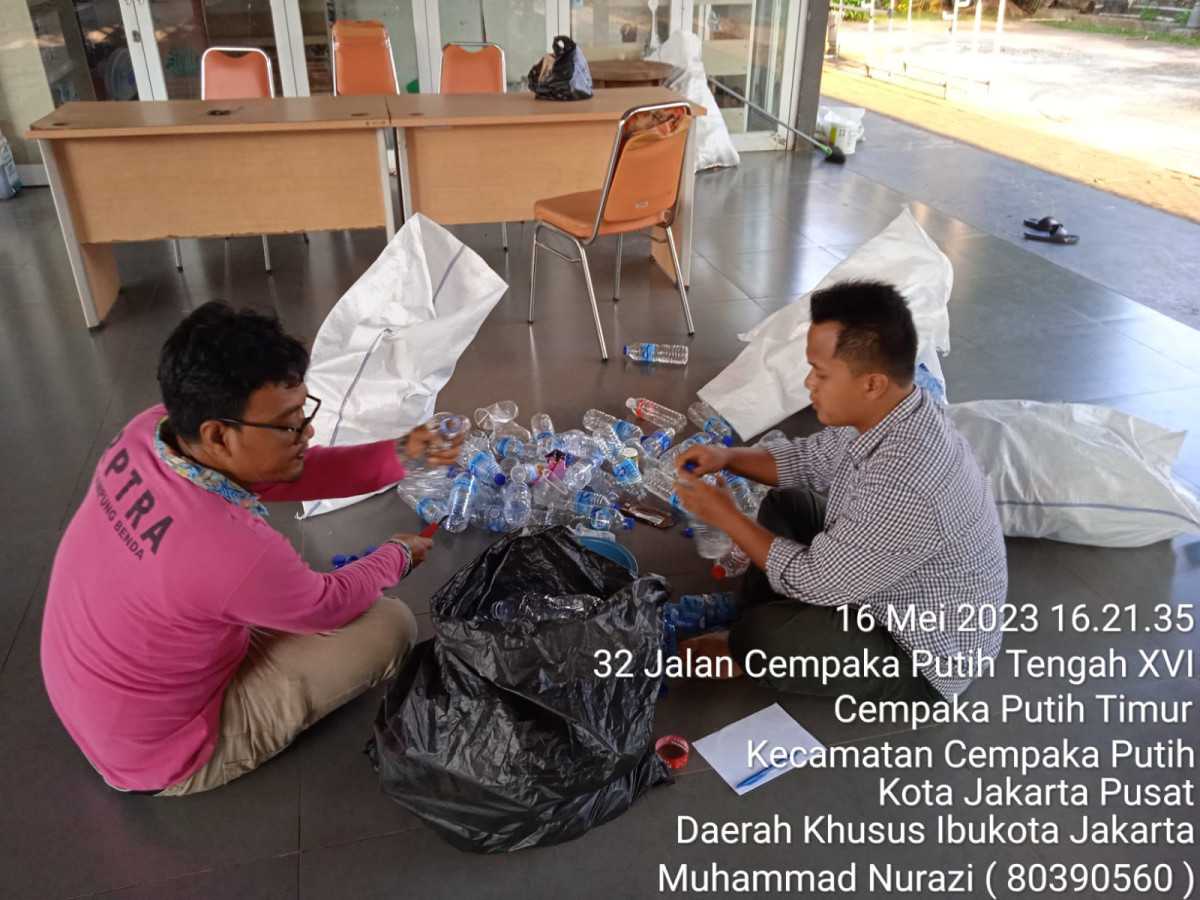 Kegiatan Pilah sampah RPTRA Kp.Benda