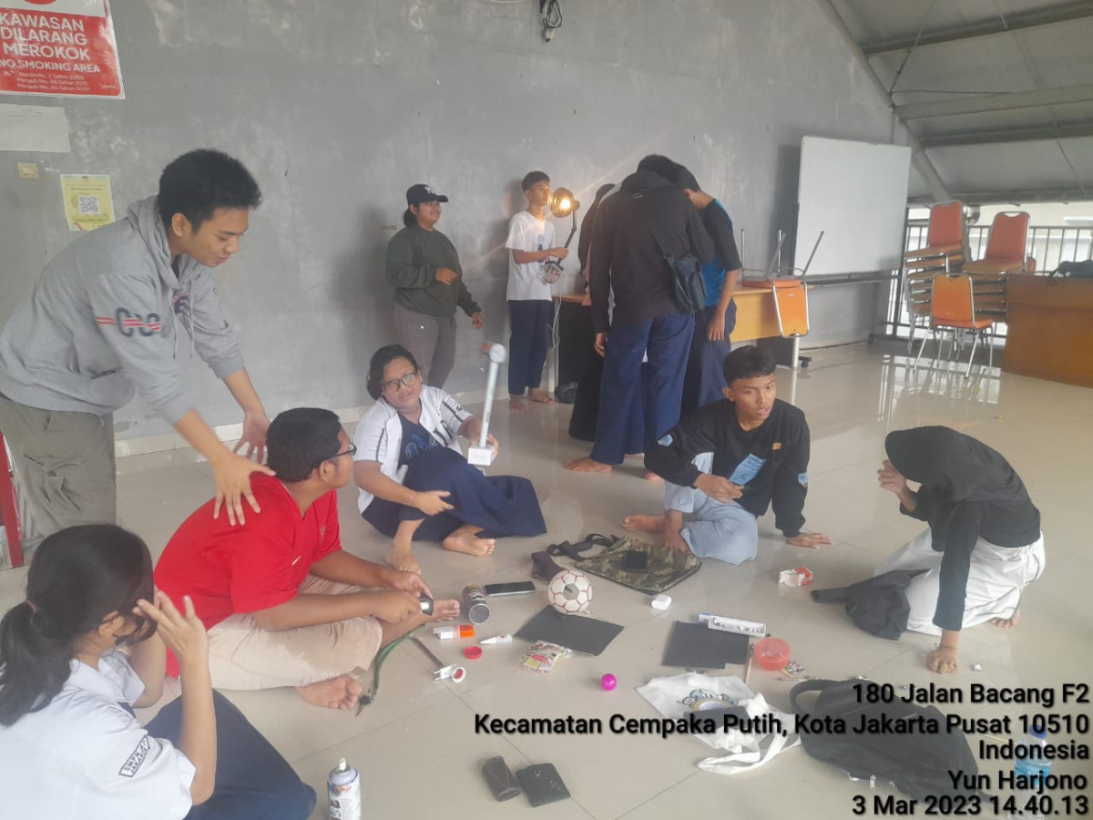 Kegiatan belajar kelompok siswa/i SMPN 47