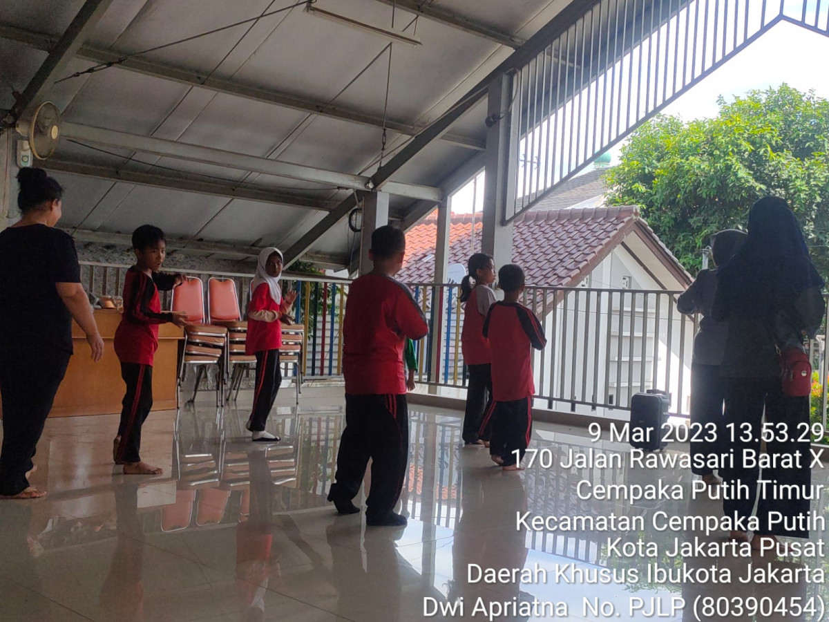 kegiatan pelatihan menari siswa siswi sdn 03