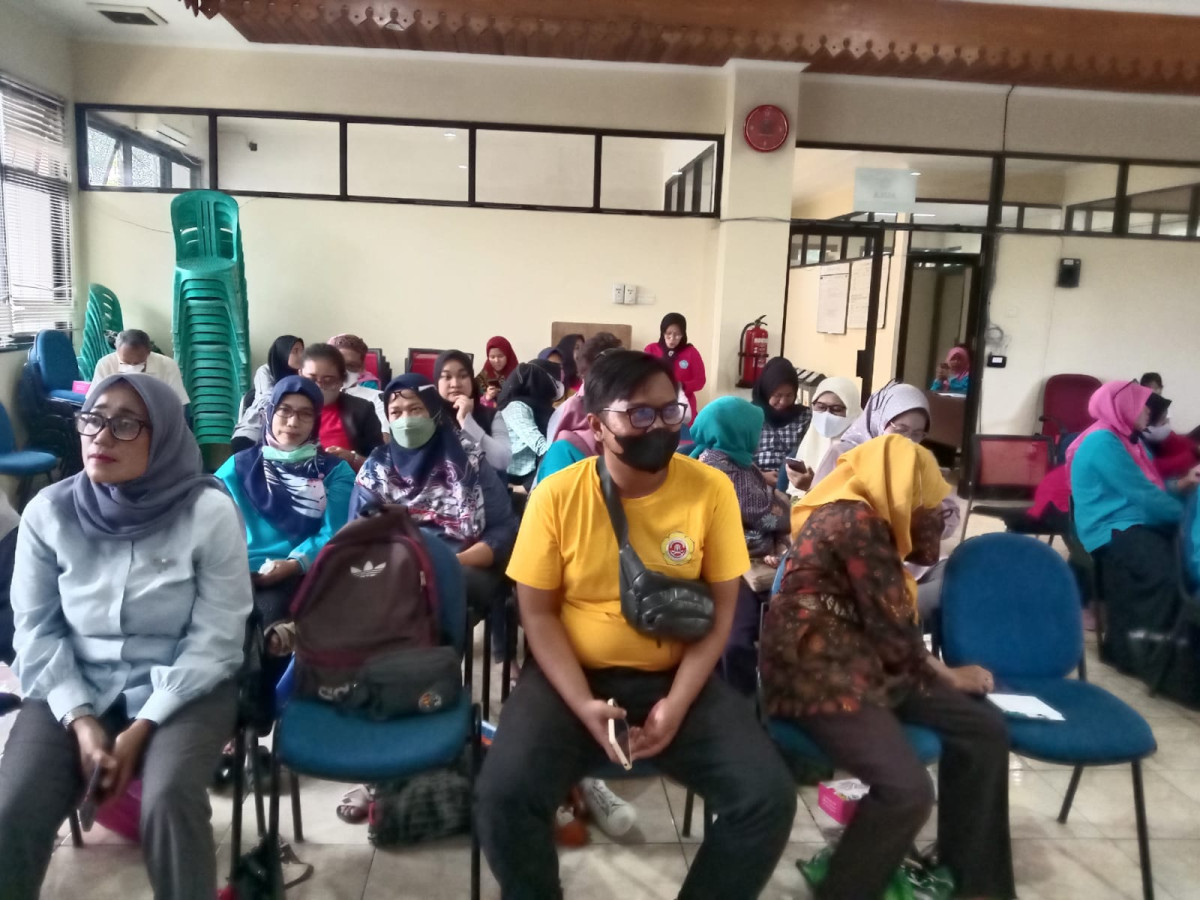 giat pengelola mengikuti sosialisasi pendataan tematik sasaran(Petik) untuk kader dasawisma