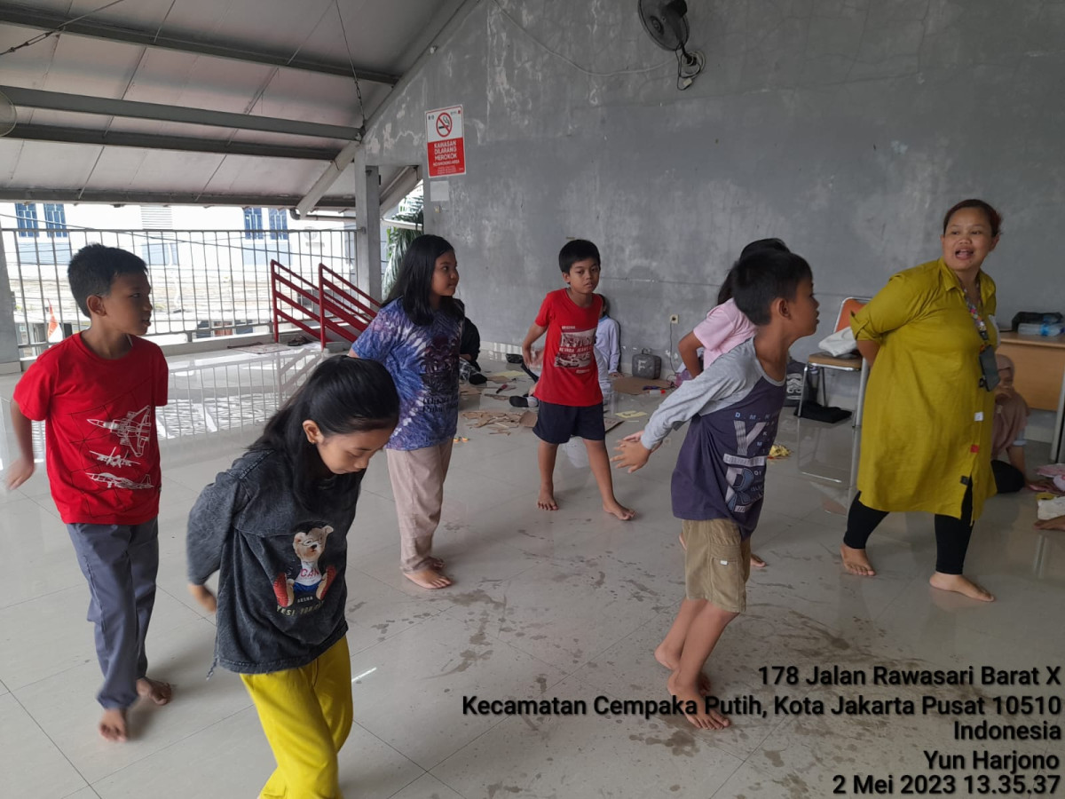 Kegiatan latihan menari siswa/i SDN 03 CPT