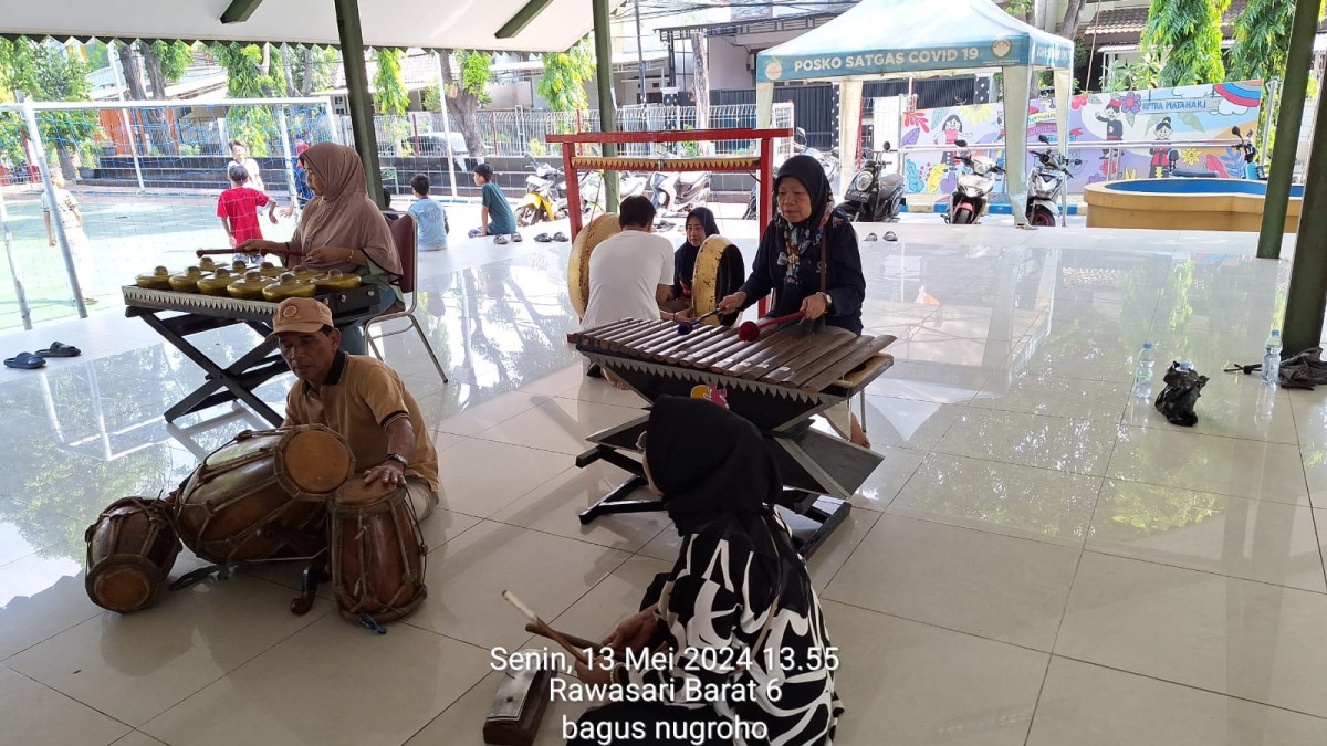 Kegiatan Latihan Gambang Kromong