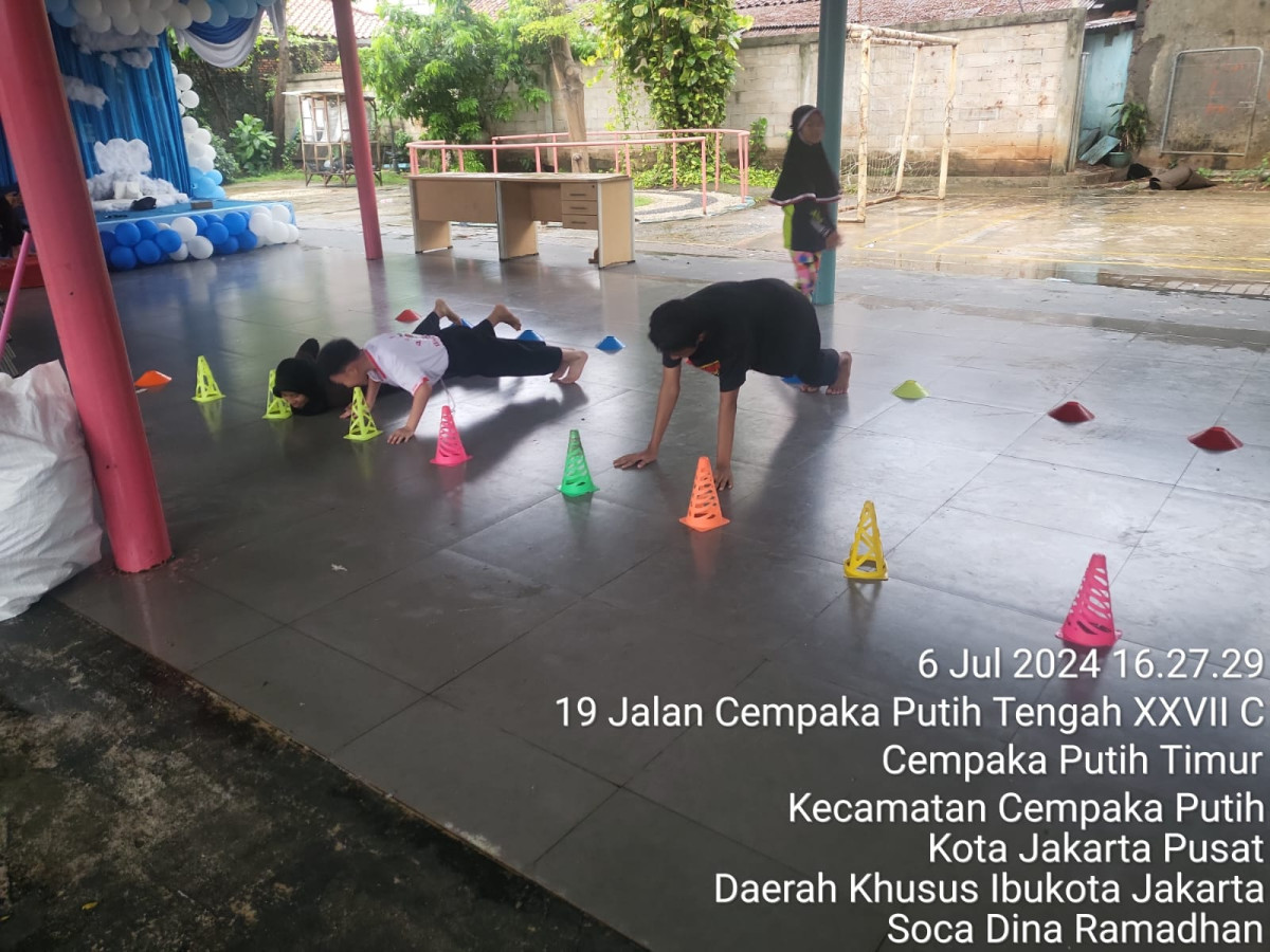 Memfasilitasi kegiatan silat satria bangsa diaula RPTRA Kp Benda