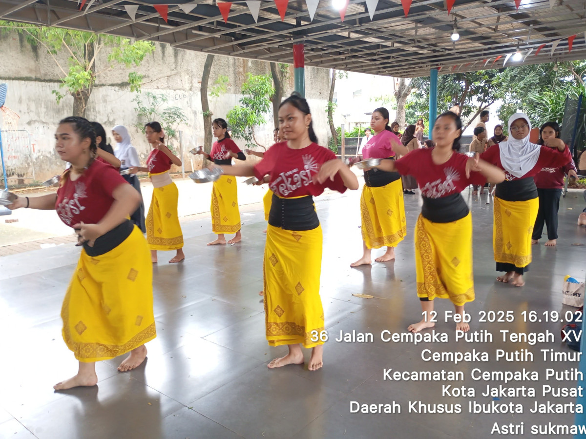 Kegiatan latihan Tari di RPTRA Kp.Benda