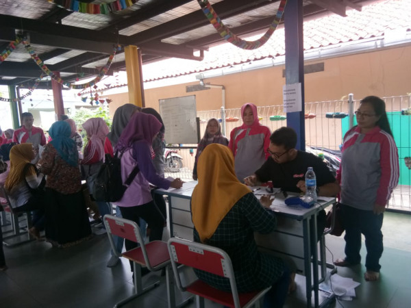 Pembagian Buku Tabungan dan ATM bagi Kader Dasawisma