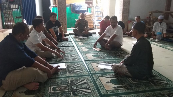 Koordinasi ke Pengurus Mesjid Al Mutaqien dalam rangka Penyelenggara  Ibadah di tempat Ibadah di RW 011