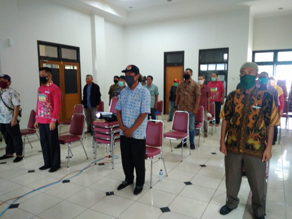 Kegiatan Meeting Zoom Bersama Pak Gubernur DKI Jakarta Di Aula Kelurahan Utan Kayu Selatan