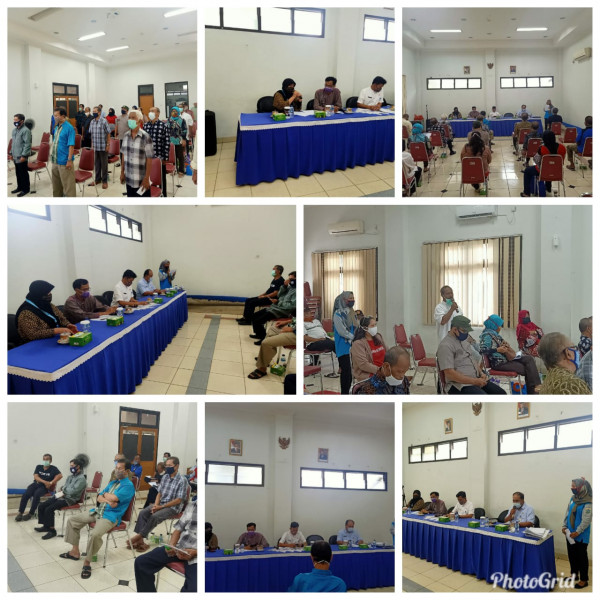 Muskel Bansos thp 2 di Aula kelurahan Utan Kayu Selatan