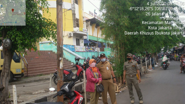 Kasi Kesra dan Ekbang monitor psbb di Pasar Palmerian