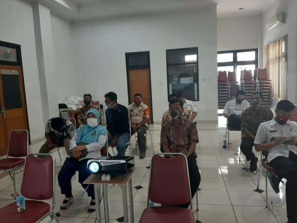 Rapat Zoom Evaluasi Penanganan Covid-19