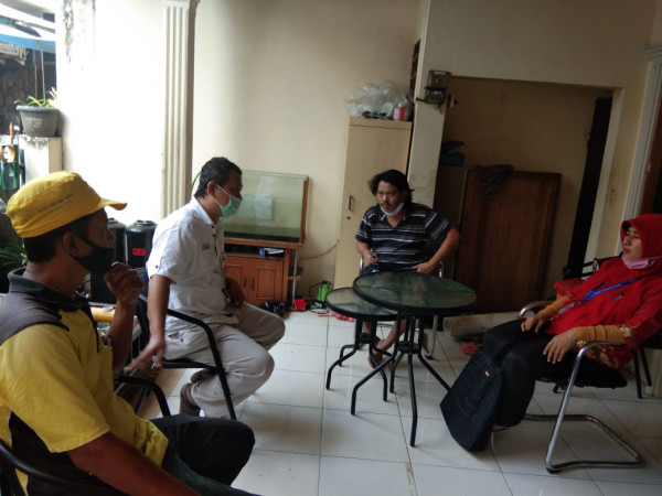 Kasi Ekbang Koordinasi dengan RW006 Tentang Kampung sehat covid-19