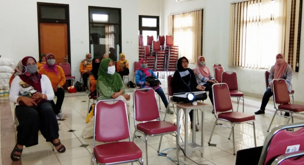 Nonton Bareng Kader Dasawisma dan PKK Terkait hari Anak