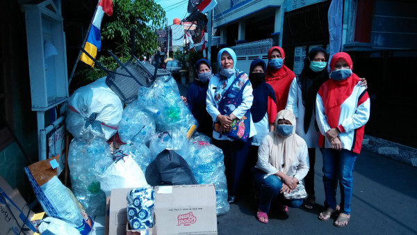 Monitoring Bank Sampah di Lingkungan Rw014
