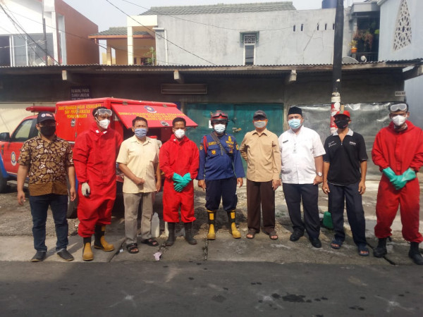 Penyemprotan Disenpektan RW 003