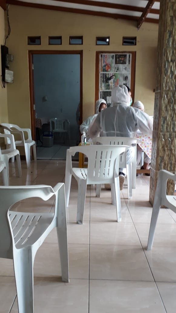  Monitoring kegiatan swab di rw 05