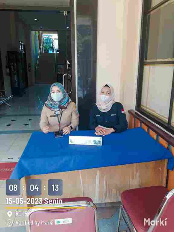 Pengelola RPTRA dan Staf Kelurahan Piket Pos Pengaduan Masyarakat