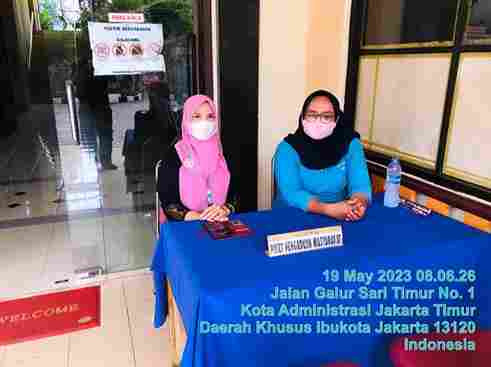 Pengelola RPTRA dan Staf Kelurahan Piket Pos Pengaduan Masyarakat