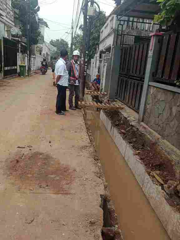 monitor pembangunan saluran air