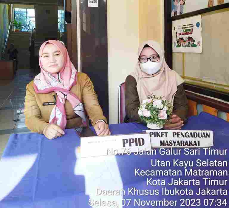 Piket Pos Pengaduan Masyarakat Pengelola RPTRA dan ASN  Kelurahan Utan  Kayu Selatan