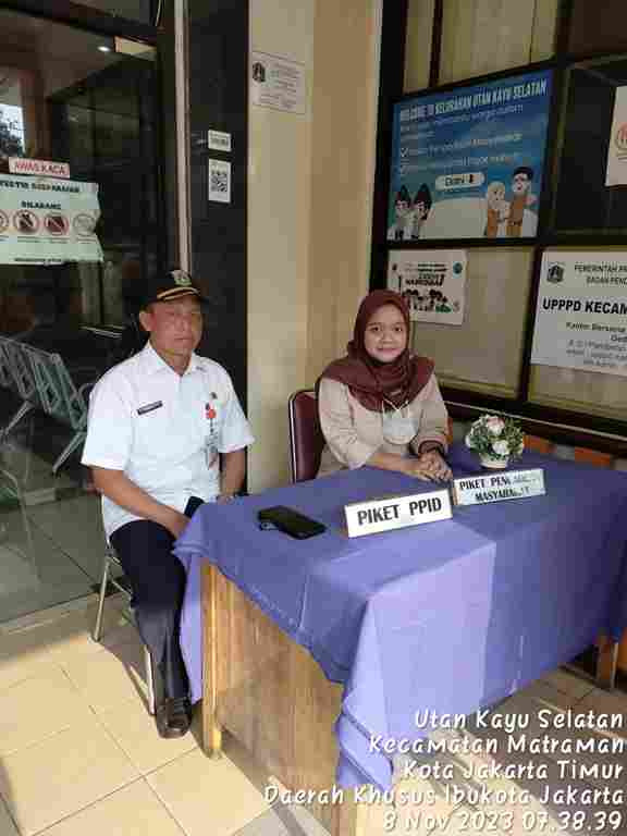 Piket Pos Pengaduan Masyarakat Pengelola RPTRA dan ASN  Kelurahan Utan  Kayu Selatan