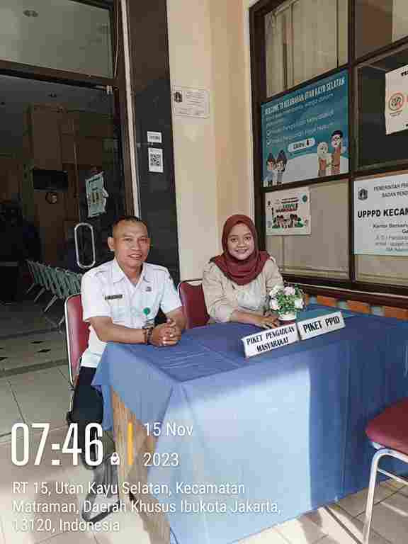 Piket Pos Pengaduan Masyarakat Pengelola RPTRA dan ASN  Kelurahan Utan  Kayu Selatan