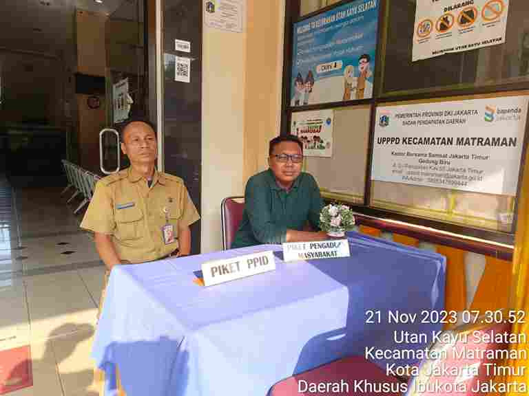 Piket Pos Pengaduan Masyarakat Pengelola RPTRA dan ASN  Kelurahan Utan  Kayu Selatan