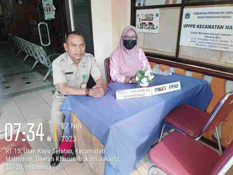 Piket Pos Pengaduan Masyarakat Pengelola RPTRA dan ASN  Kelurahan Utan  Kayu Selatan