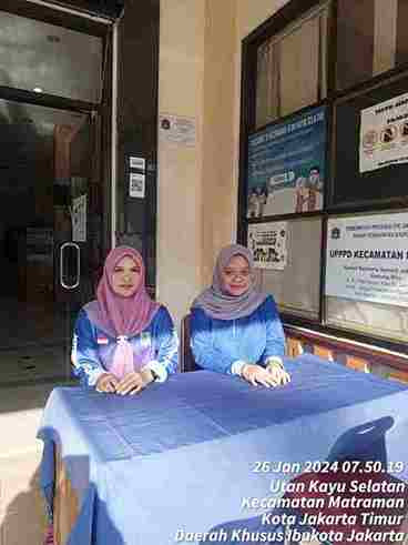 Piket Pos Pengaduan Masyarakat Pengelola RPTRA dan ASN Kelurahana Utan Kayu Selatan