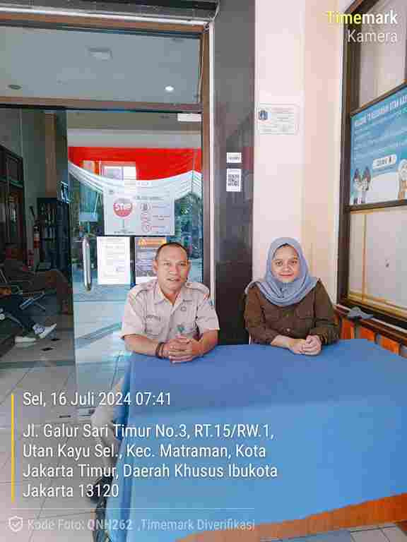 Piket Pos Pengaduan Masyarakat Pengelola RPTRA dan ASN Kelurahan Utan Kayu Selatan