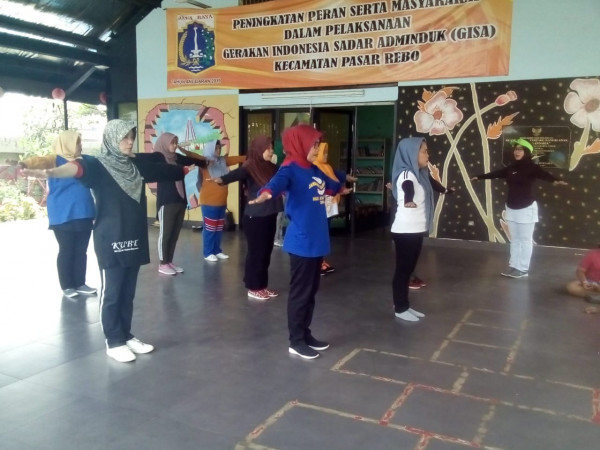 Latihan senam lomba FORST