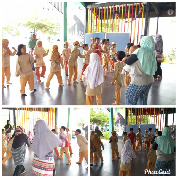 Latihan Menari Menanam Jagung