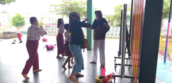 Menari Menanam Jagung