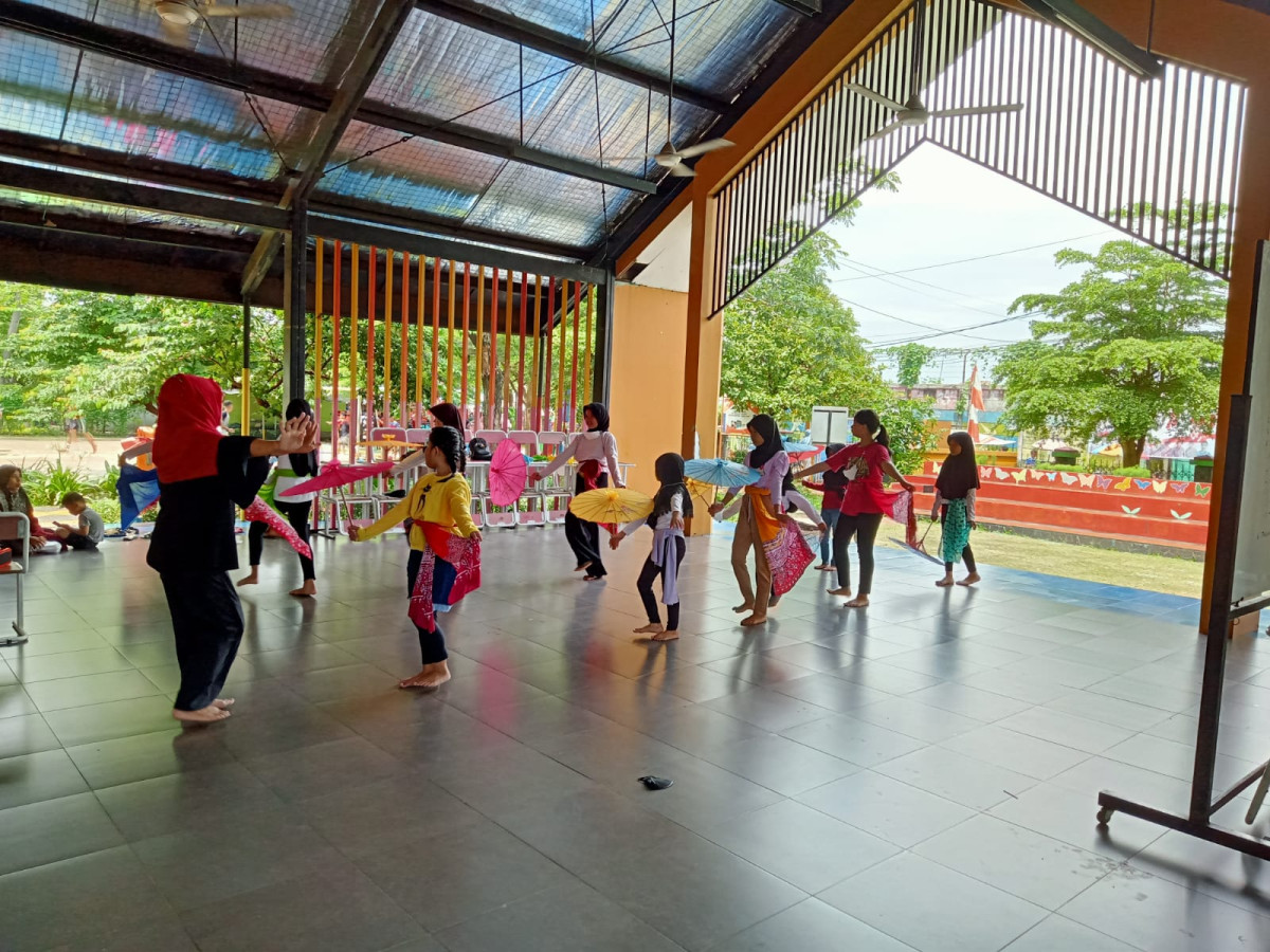 LATIHAN MENARI SANGGAR DAYA PRESTA