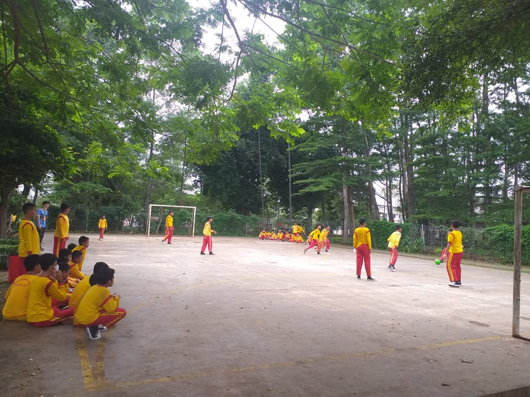 OUTING CLASS SDN 011