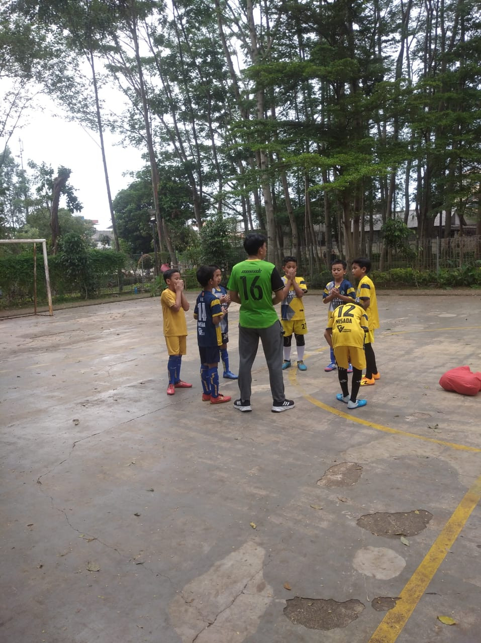 LATIHAN FUTSAL MI SAADATURAIN