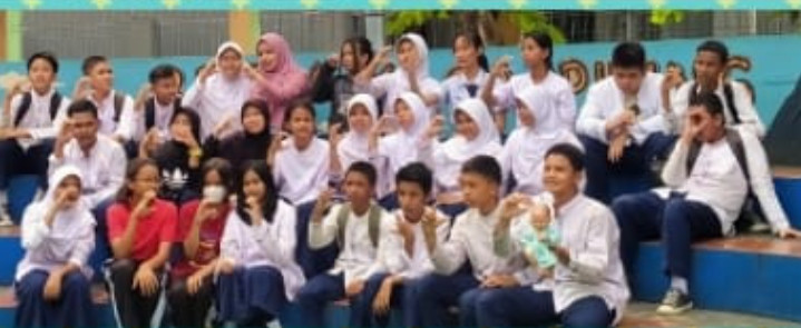 LATIHAN MENYANYI SMP 184