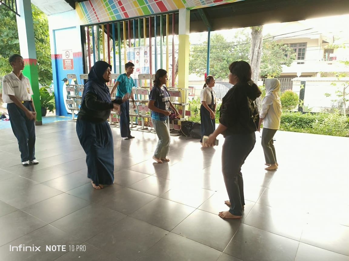 LATIHAN SENAM SMP 203