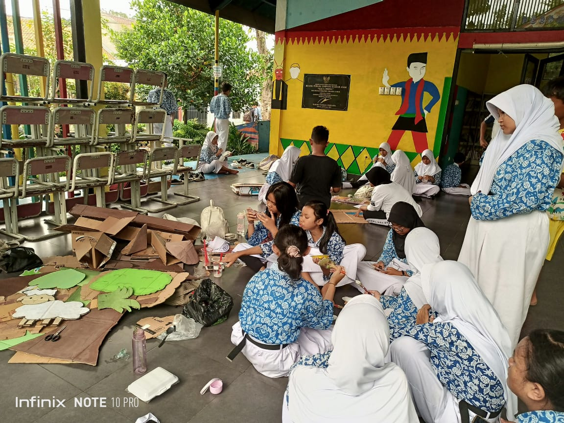 BELAJAR KELOMPOK SMP 184