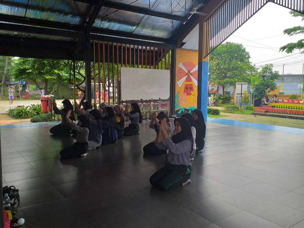 latihan menari smp 184