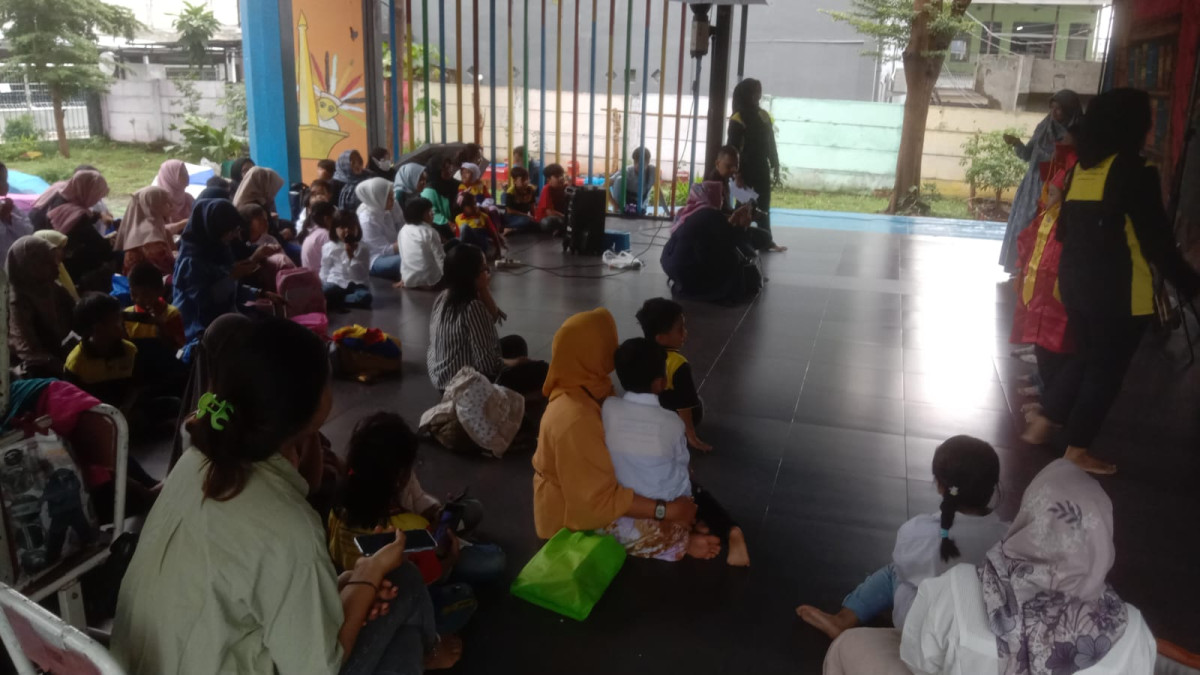 poto wisuda bimba aiueo