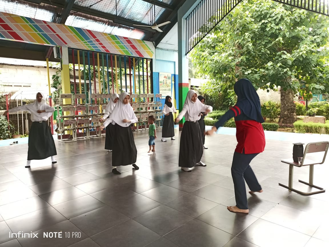 LATIHAN MENARI SDN 09