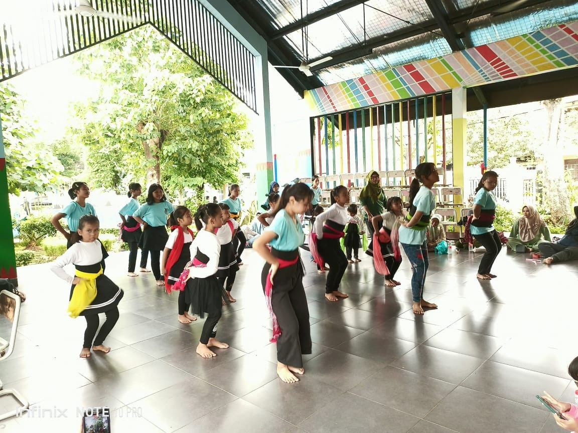 LATIHAN MENARI SANGGAR DAYA PRESTA
