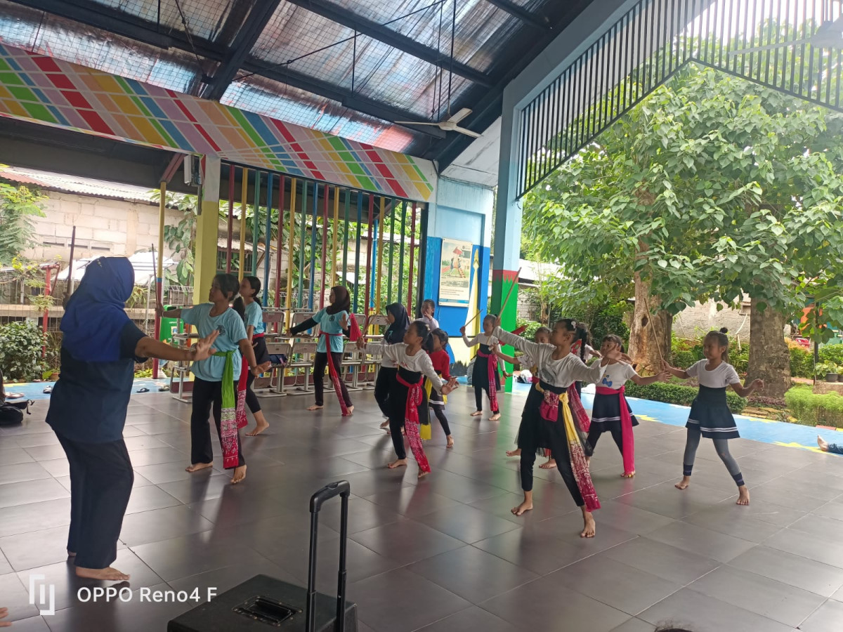 LATIHAN MENARI SANGGAR DAYA PRESTA