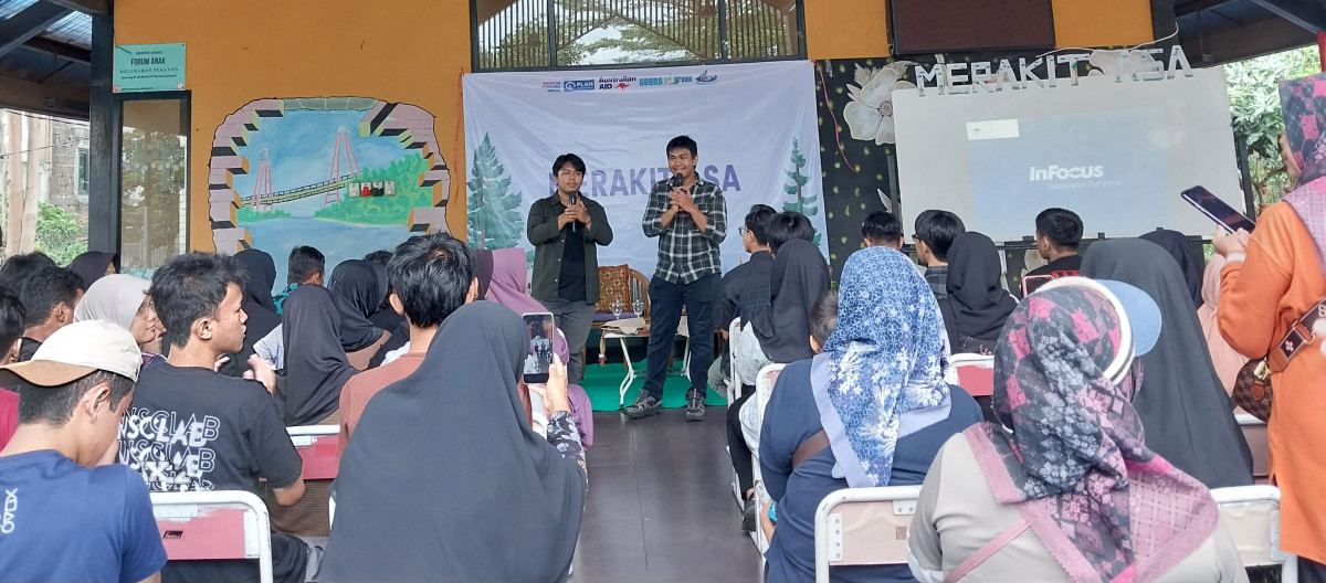 Talkshow festival kampung hijau dan cek kesehatan oleh mahasiswa UI