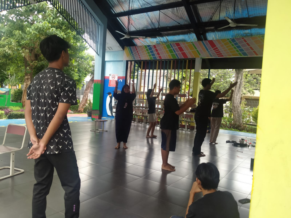 LATIHAN DRAMA SMA 106