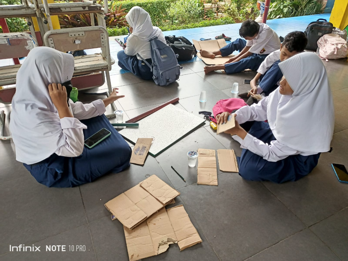 BELAJAR KELOMPOK SMP 184