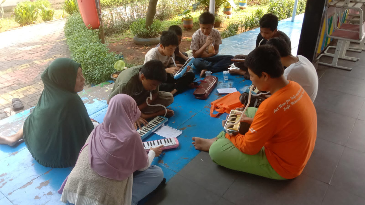 Latihan musik sdn 011